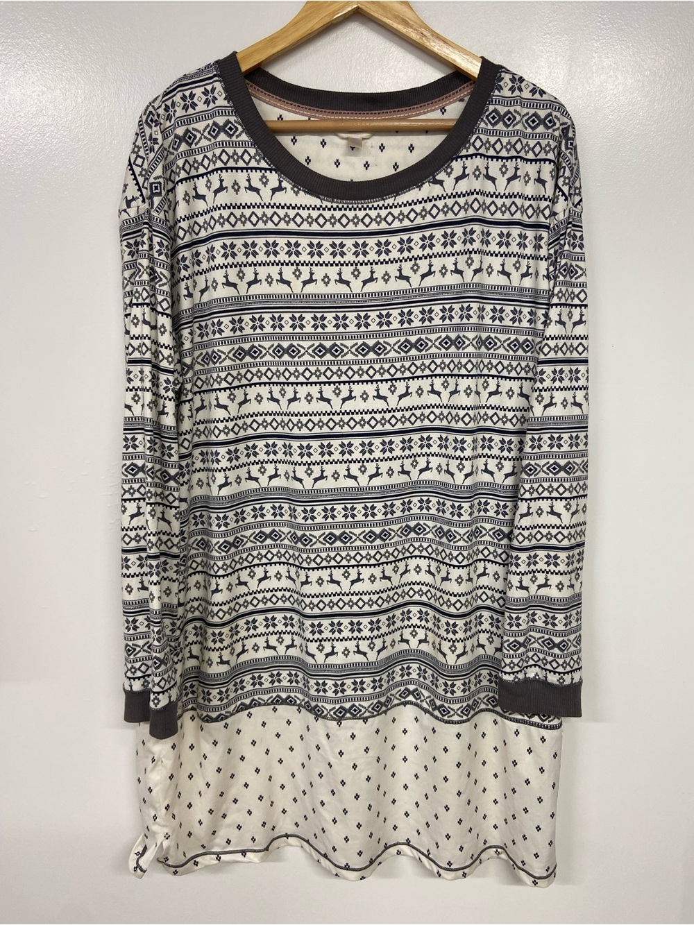 Secret Treasures Ivory and Black Fair Isle Long Sleeve Sleep Shirt Size L
